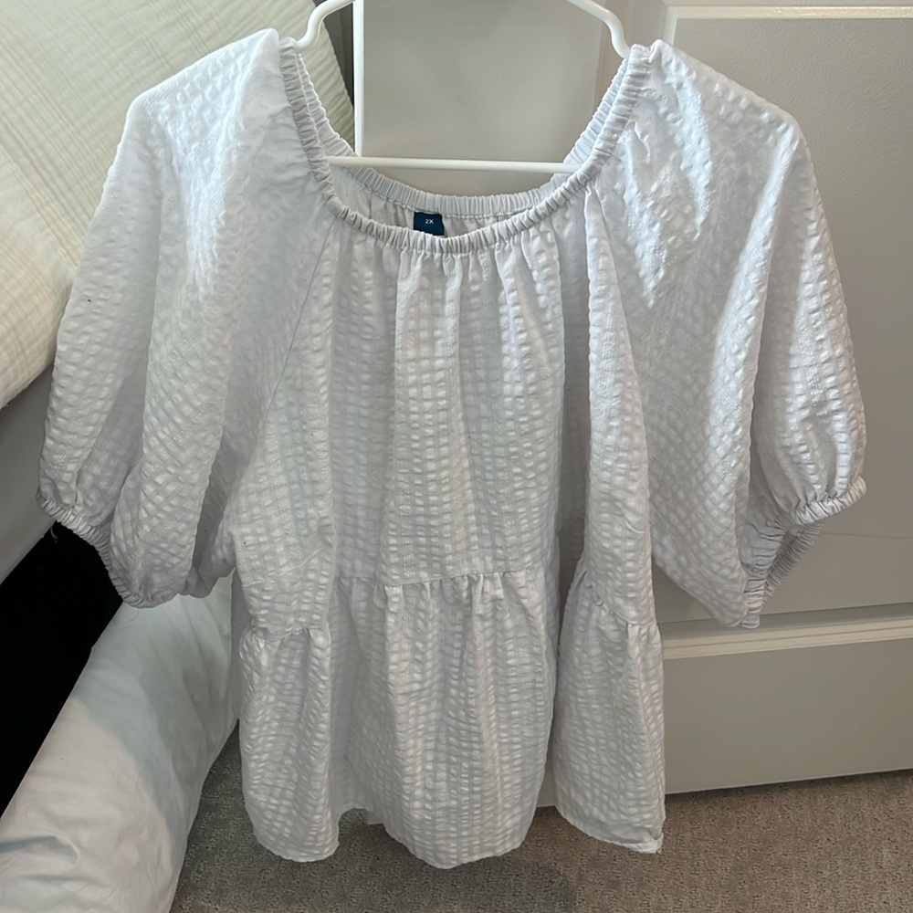 Women’s White Top
